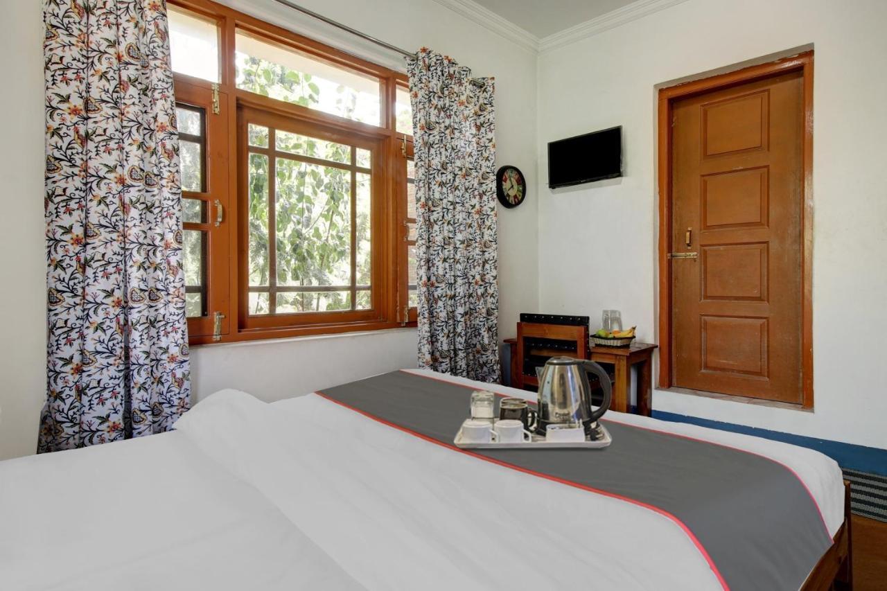Super Oyo Capital O 91600 The Village Classic Hotel And Restaurant Srinagar  Ngoại thất bức ảnh