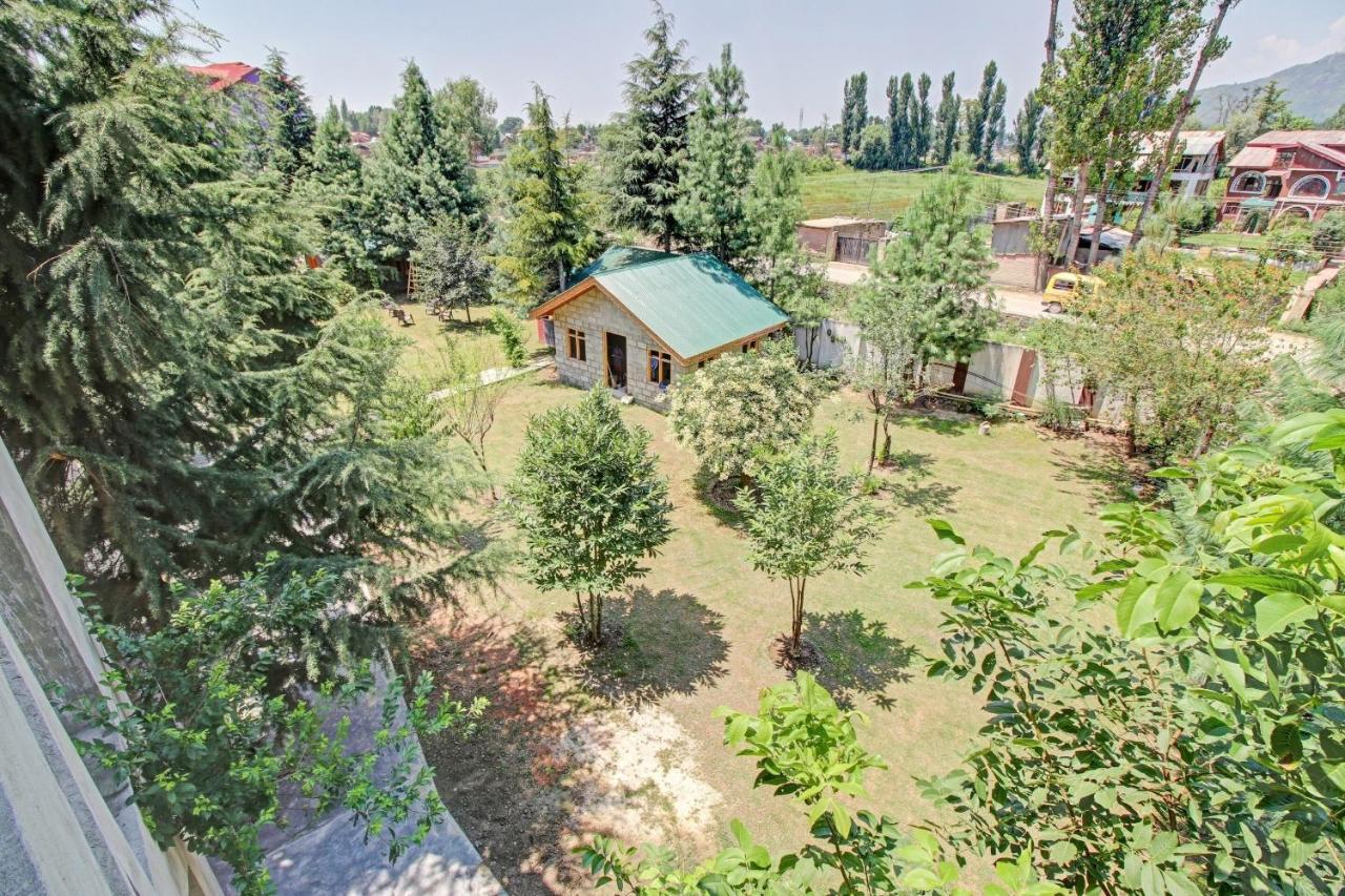 Super Oyo Capital O 91600 The Village Classic Hotel And Restaurant Srinagar  Ngoại thất bức ảnh