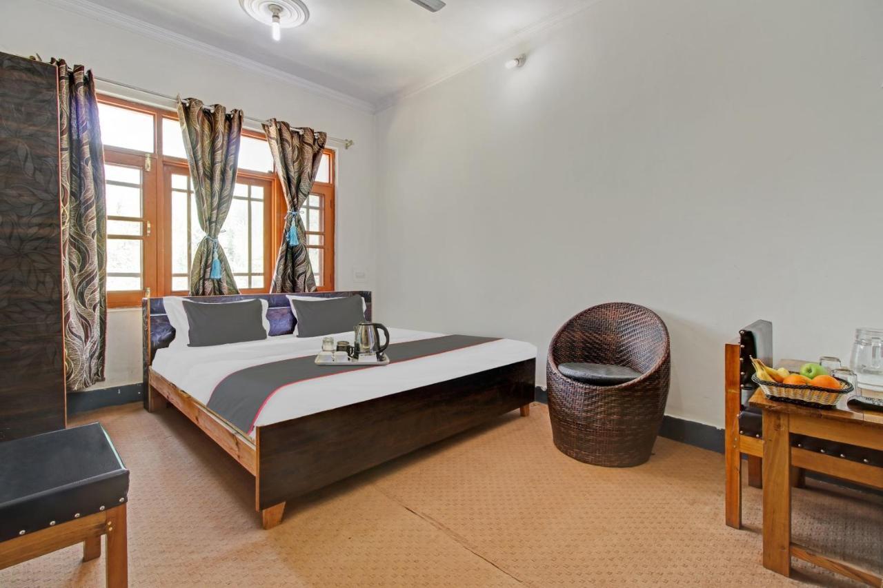 Super Oyo Capital O 91600 The Village Classic Hotel And Restaurant Srinagar  Ngoại thất bức ảnh
